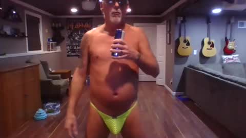 Snapshot of nudistguy194549 chatting on 12.01.24 Nudistguy online show from 12.01.24