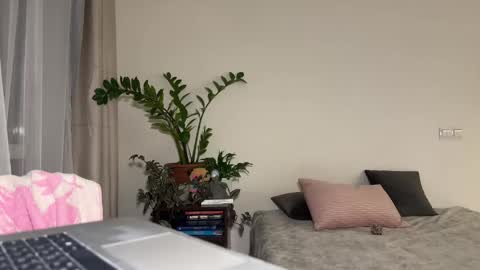 Snapshot of nura_foxx chatting on 10.03.25 nura_foxx online show from 10.03.25