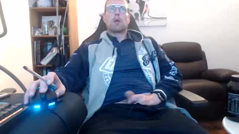 Snapshot of nursefan chatting on 10.09.25 nursefan online show from 10.09.25