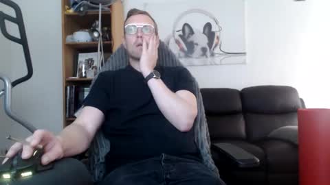 Snapshot of nursefan chatting on 10.29.25 nursefan online show from 10.29.25