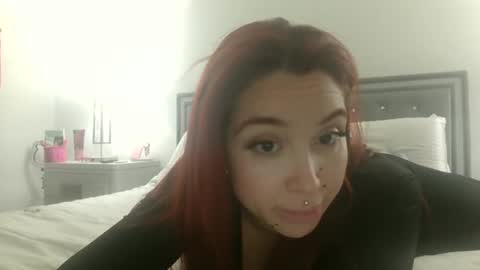 Snapshot of nursekittyslut chatting on 01.22.25 nursekittyslut online show from 01.22.25