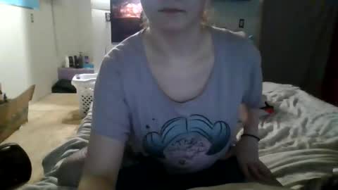 Snapshot of nuthin2cee chatting on 12.02.25 nuthin2cee online show from 12.02.25