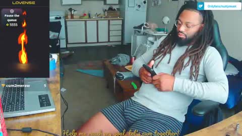 Snapshot of nuttyxmusk chatting on 06.04.26 Check the links online show from 06.04.26
