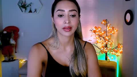 Nycole online show from 01.06.25