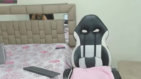 nyomi browm online show from 02.20.25