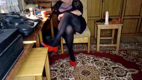 NyushaM online show from 11.23.25