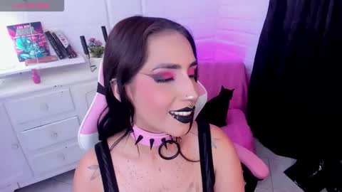 Snapshot of nyx_blackmoon chatting on 11.14.25 Nyx BlackMoon online show from 11.14.25