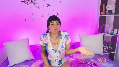 NYXHELLSQUEEN online show from 01.06.26