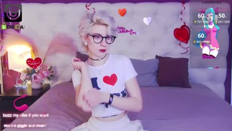 Snapshot of obedientt_ chatting on 02.10.25 Moonlight online show from 02.10.25