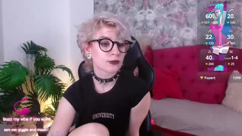 Snapshot of obedientt_ chatting on 02.27.25 Moonlight online show from 02.27.25