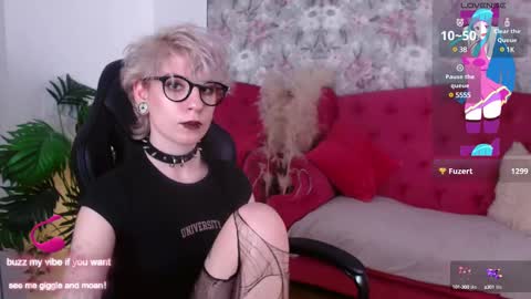 Snapshot of obedientt_ chatting on 02.27.25 Moonlight online show from 02.27.25