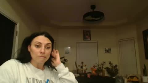 SimplyUs online show from 10.26.25