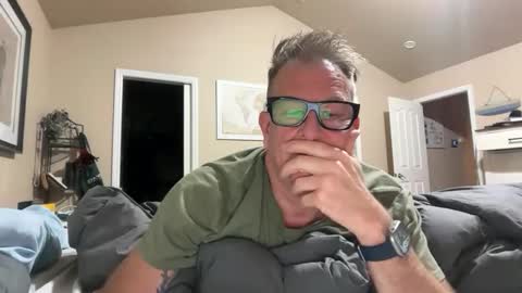 SimplyUs online show from 11.28.25