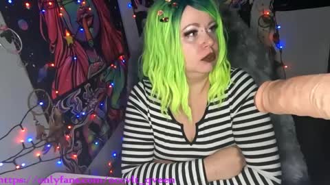 Snapshot of occvlt_qveen chatting on 12.22.24 occvlt qveen online show from 12.22.24