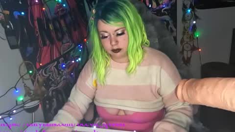 Snapshot of occvlt_qveen chatting on 01.18.25 occvlt qveen online show from 01.18.25