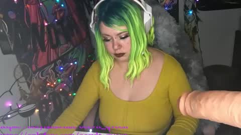 Snapshot of occvlt_qveen chatting on 01.21.25 occvlt qveen online show from 01.21.25