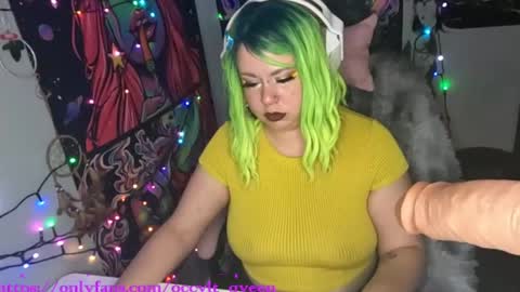 Snapshot of occvlt_qveen chatting on 02.14.25 occvlt qveen online show from 02.14.25