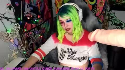 Snapshot of occvlt_qveen chatting on 10.14.25 occvlt qveen online show from 10.14.25