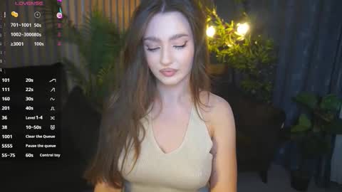 Snapshot of oceaneyessss_ chatting on 10.18.25 Kristina online show from 10.18.25