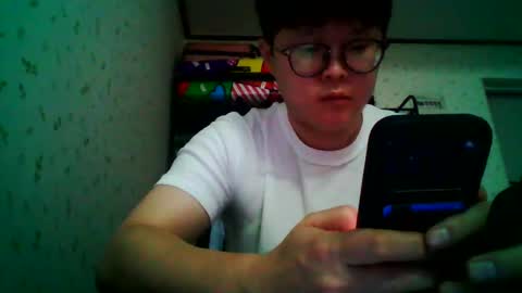 Snapshot of ochro_e chatting on 12.15.25 ochro_e online show from 12.15.25