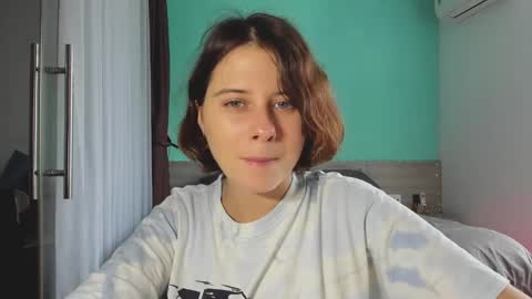 Snapshot of octopussy69x chatting on 01.11.25 Evie online show from 01.11.25