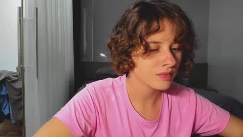 Snapshot of octopussy69x chatting on 02.21.25 Evie online show from 02.21.25