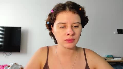 Evie online show from 04.11.26