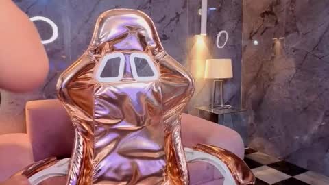 odette_b online show from 11.26.25