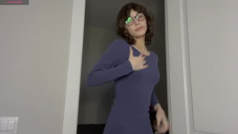 Snapshot of odettehatt chatting on 04.02.26 Thea online show from 04.02.26