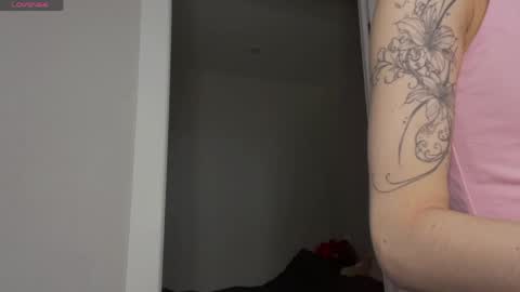 Snapshot of odettehatt chatting on 04.06.26 Thea online show from 04.06.26