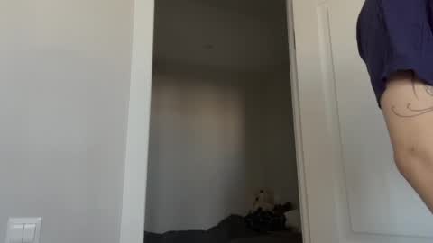 Snapshot of odettehatt chatting on 04.15.26 Thea online show from 04.15.26