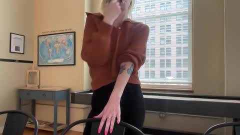 Snapshot of officiallyonlytams chatting on 11.04.25 Tams online show from 11.04.25