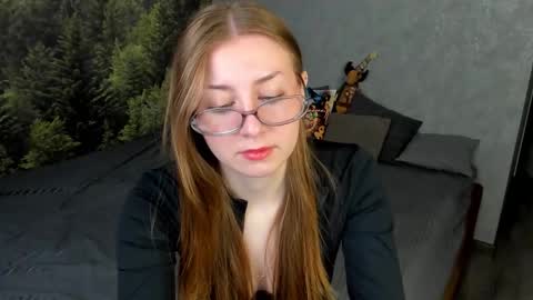 Snapshot of ogle_blg chatting on 12.16.25 ogle_blg online show from 12.16.25