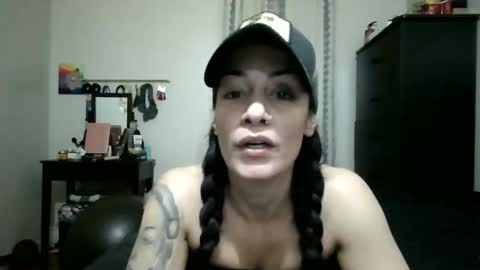 Snapshot of oglitcouple chatting on 10.21.25 Lit en Cama online show from 10.21.25