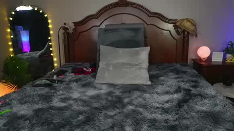 Gray online show from 09.27.25