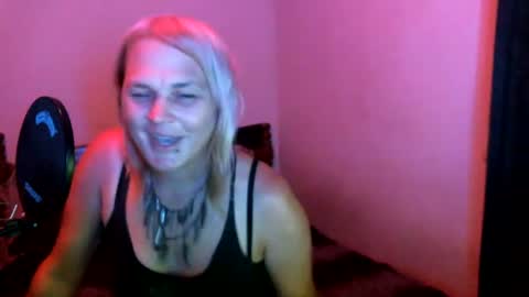 Snapshot of ohellesbells chatting on 06.24.26 ohellesbells online show from 06.24.26