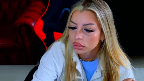 ohhh_nicole online show from 04.06.26