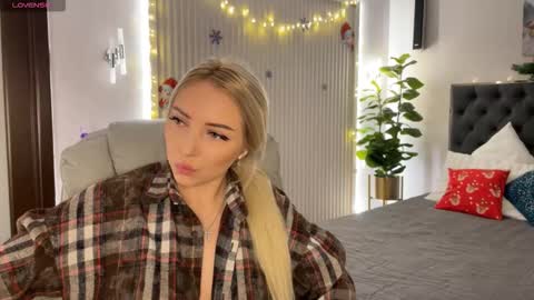 Emma online show from 12.22.25