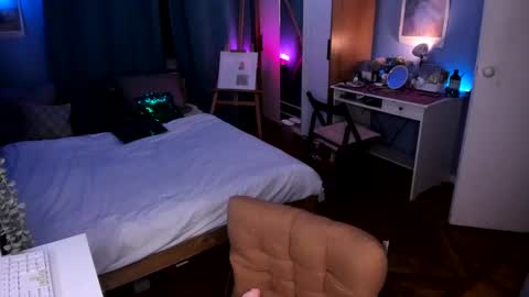 Light  online show from 12.12.24