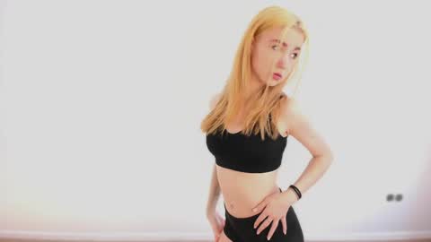 Emi and Ohpi online show from 03.20.26