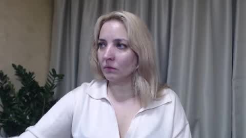 Mari online show from 11.15.25