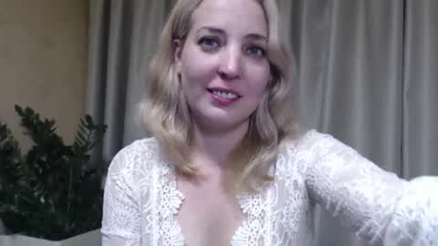 Mari online show from 11.21.25