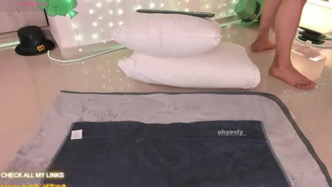 ohyesly_ online show from 03.02.26