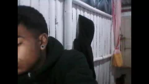 Snapshot of ojos_claross chatting on 12.15.25 ojos_claross online show from 12.15.25