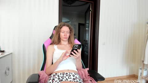 Snapshot of oksanafedorova chatting on 09.19.25 Welcome to my fans page online show from 09.19.25