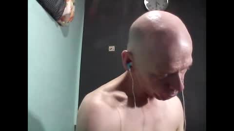 Snapshot of oldbuthorny62 chatting on 02.24.25 oldbuthorny62 online show from 02.24.25