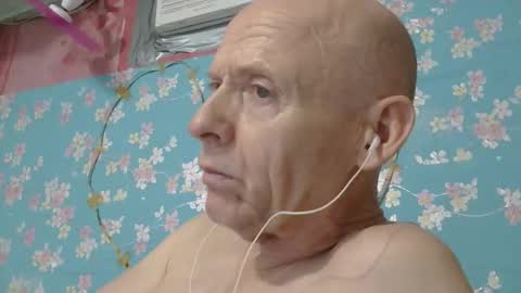 Snapshot of oldbuthorny62 chatting on 05.03.26 oldbuthorny62 online show from 05.03.26
