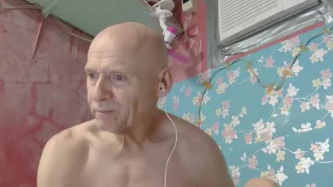 Snapshot of oldbuthorny62 chatting on 05.12.26 oldbuthorny62 online show from 05.12.26