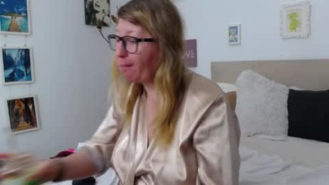 Olga Pavlova online show from 02.04.26