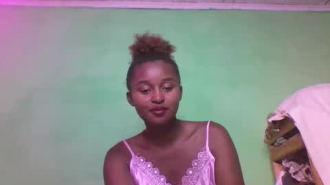 olinah610 online show from 12.15.25